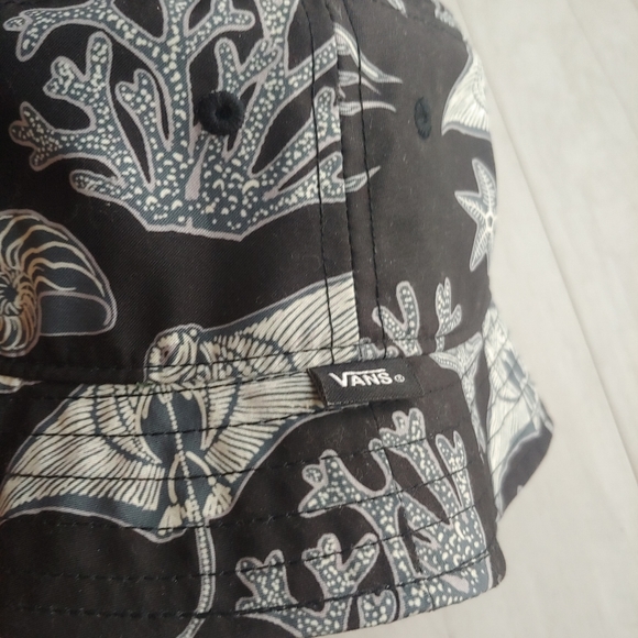 VANS NEW Undertone Bucket Hat - Picture 4 of 10